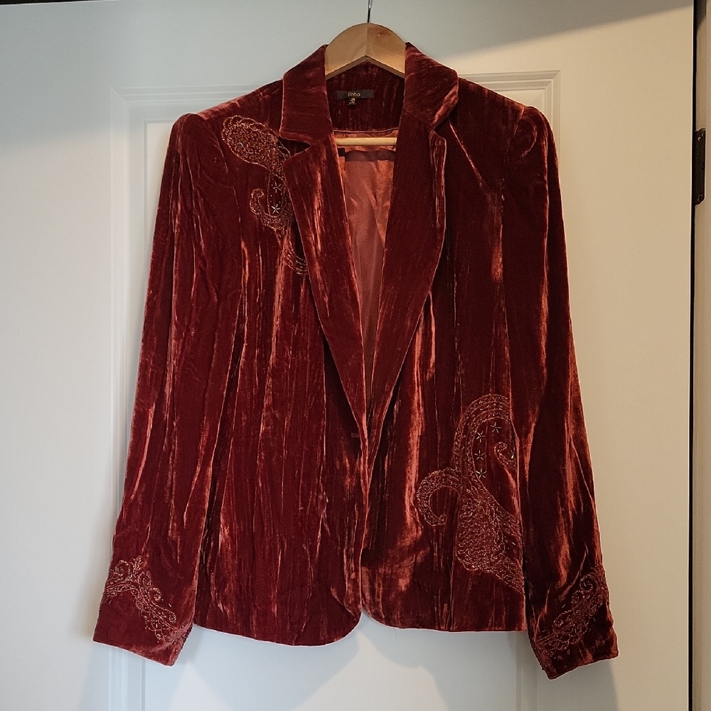 Reba Velvet Blazer in Deep Red